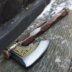 Epic Armoury LARP Vikingbijl Runen -Larp wapens Winkel larp vikingbijl runen 3