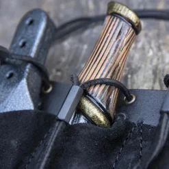 Epic Armoury Riemhouder Voor 3 LARP Werpmessen, Zwart 11 Epic Armoury Riemhouder Voor 3 LARP Werpmessen, Zwart -Larp wapens Winkel riemhouder voor 3 larp werpmessen zwart 3