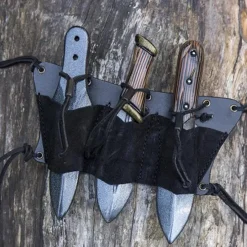 Epic Armoury Riemhouder Voor 3 LARP Werpmessen, Zwart 13 Epic Armoury Riemhouder Voor 3 LARP Werpmessen, Zwart -Larp wapens Winkel riemhouder voor 3 larp werpmessen zwart 5